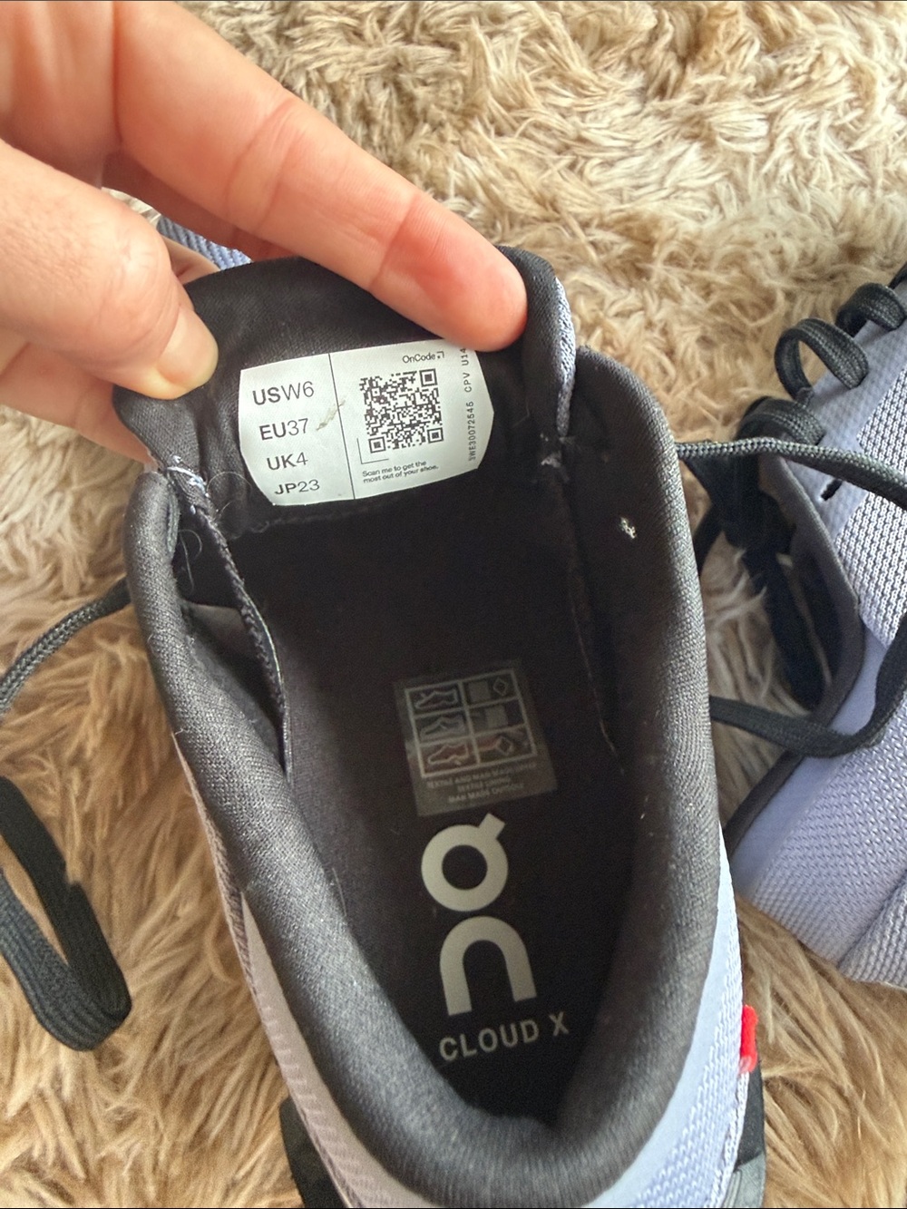 On Running Lavender and Black Cloud Running Shoes NWOT - Picture 5 of 6